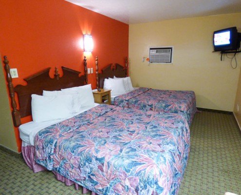 Coronada Inn Double Queen Suite